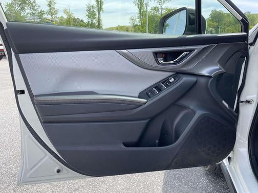 Crystal White Pearl 2021 Subaru Crosstrek Limited