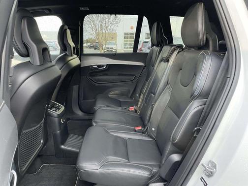 2020 Volvo XC90 Hybrid T8 R-Design 7 Passenger