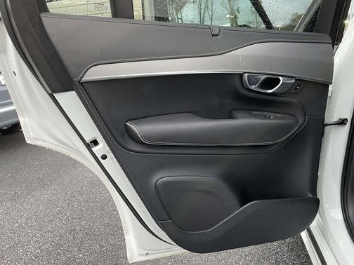 2020 Volvo XC90 Hybrid T8 R-Design 7 Passenger