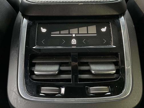 2020 Volvo XC90 Hybrid T8 R-Design 7 Passenger