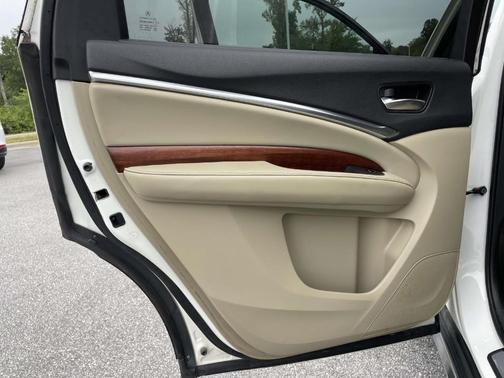 White Diamond Pearl 2017 Acura MDX 3.5L w/Advance Package