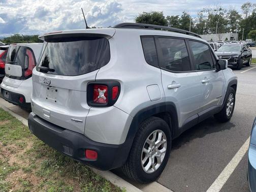 Glacier Metallic 2018 Jeep Renegade Latitude