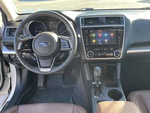 Crystal White Pearl 2019 Subaru Outback 3.6R Touring