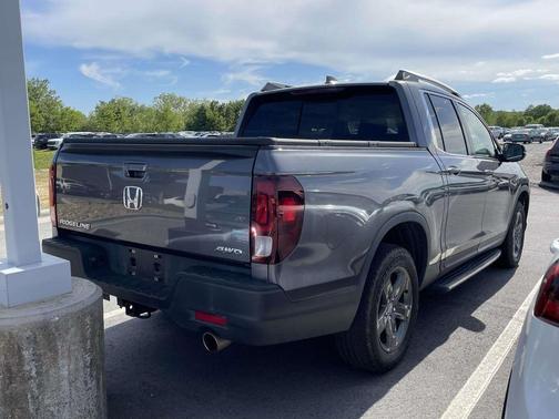 Modern Steel Metallic 2021 Honda Ridgeline RTL