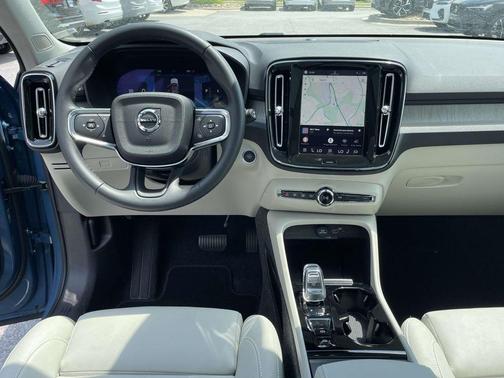 Fjord Blue Metallic 2025 Volvo XC40 B5 Ultra Dark Theme