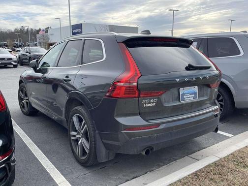 2021 Volvo XC60 T5 Momentum