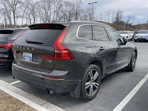 2021 Volvo XC60 T5 Momentum