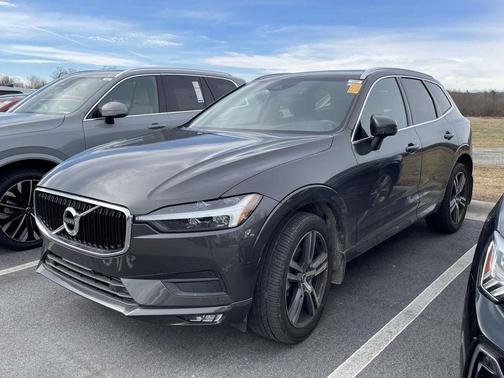 2021 Volvo XC60 T5 Momentum