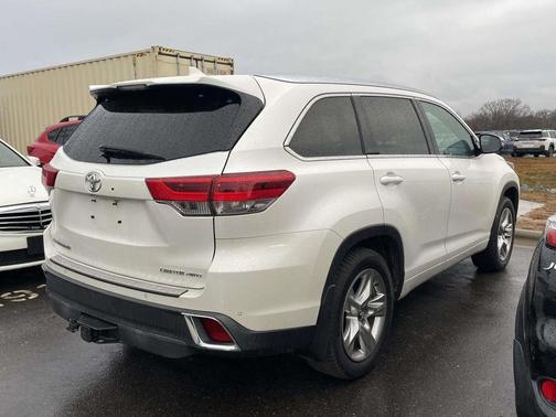 2017 Toyota Highlander Limited