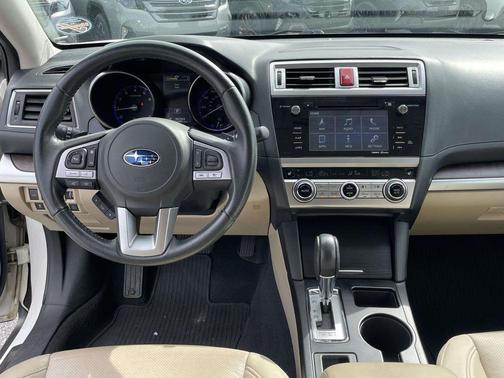White 2017 Subaru Outback 2.5i Limited