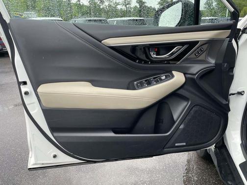 Crystal White Pearl 2024 Subaru Outback Limited