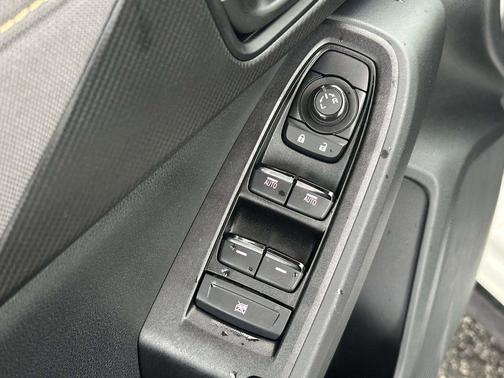 Crystal White Pearl 2025 Subaru Crosstrek Sport