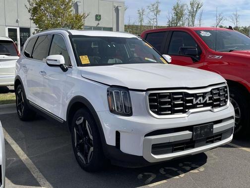 Glacial White Pearl 2025 Kia Telluride S