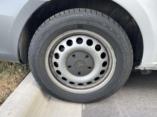 2016 Mercedes-Benz Metris Base