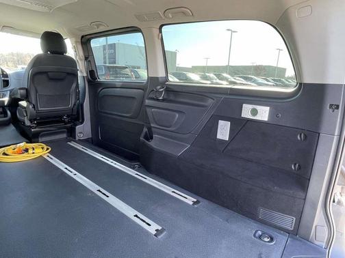 2016 Mercedes-Benz Metris Base