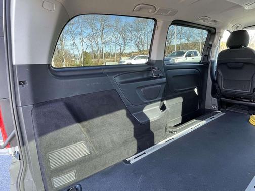 2016 Mercedes-Benz Metris Base