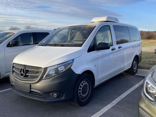 2016 Mercedes-Benz Metris Base