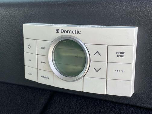 2016 Mercedes-Benz Metris Base