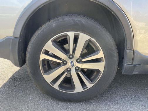 Tungsten Metallic 2018 Subaru Outback 2.5i Limited