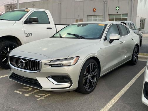 2022 Volvo S60 Recharge Plug-In Hybrid T8 Inscription Extended Range