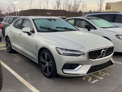 2022 Volvo S60 Recharge Plug-In Hybrid T8 Inscription Extended Range