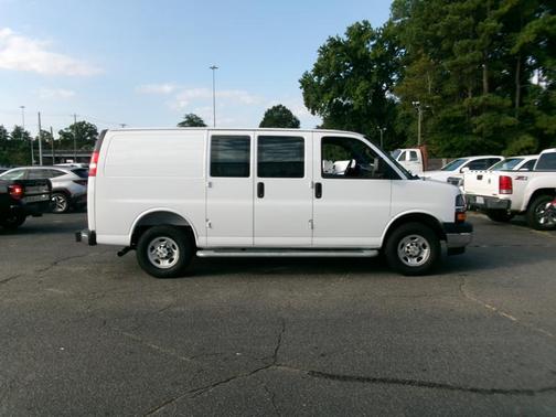 Summit White 2025 Chevrolet Express 2500 LT