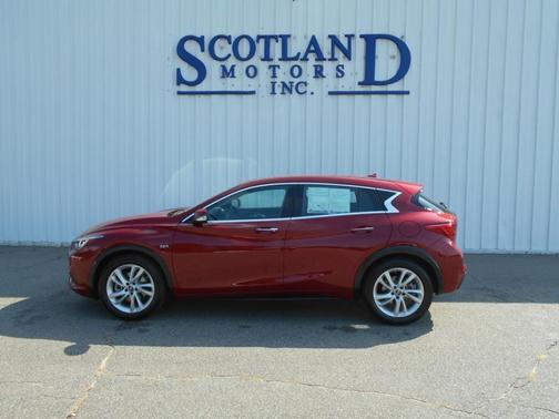 2018 INFINITI QX30 PURE