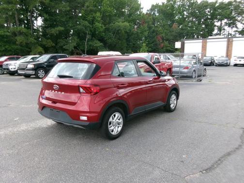 Ultimate Red 2024 Hyundai VENUE SE