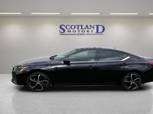 2025 Nissan Altima SR FWD