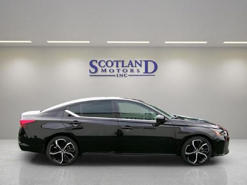 2025 Nissan Altima SR FWD