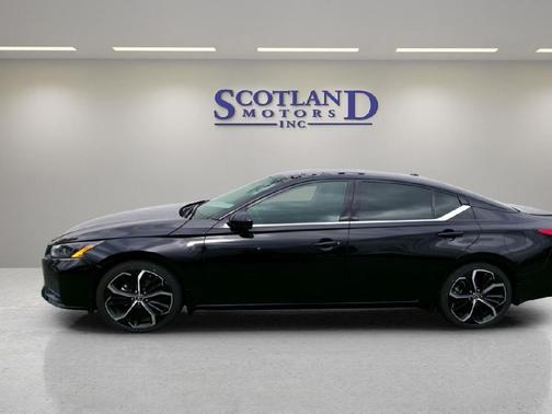 2025 Nissan Altima SR FWD