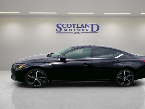 2025 Nissan Altima SR FWD