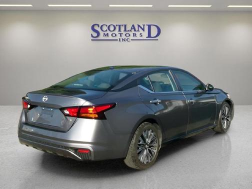 GRAY LIGHT 2023 Nissan Altima 2.5 SV