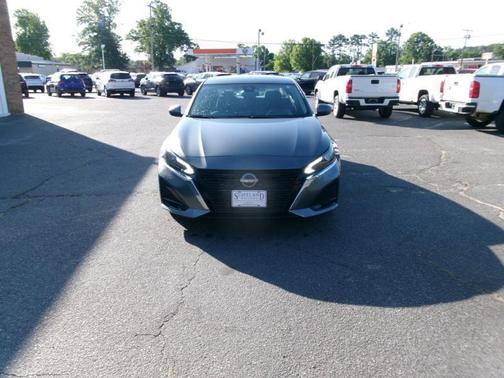 GRAY LIGHT 2023 Nissan Altima 2.5 SV