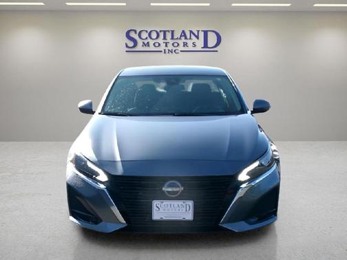 GRAY LIGHT 2023 Nissan Altima 2.5 SV