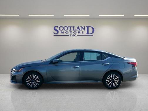 GRAY LIGHT 2023 Nissan Altima 2.5 SV