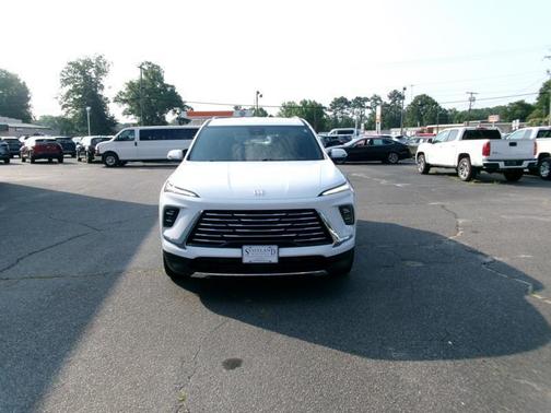 Summit White 2025 Buick Enclave Preferred FWD