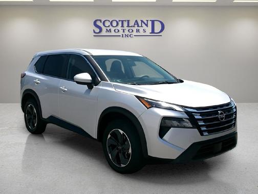 Brilliant Silver Metallic 2025 Nissan Rogue SV