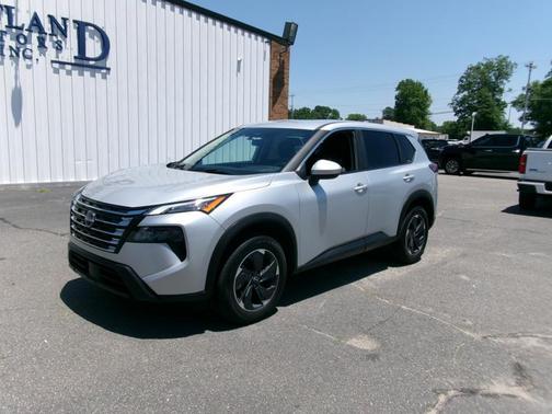 Brilliant Silver Metallic 2025 Nissan Rogue SV