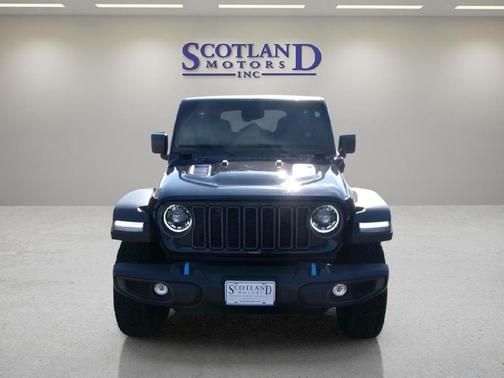 Black Clearcoat 2025 Jeep Wrangler 4xe Rubicon