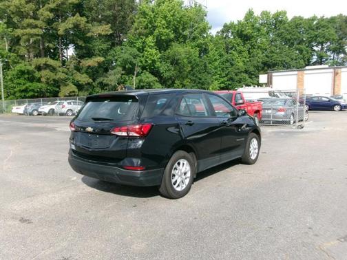 Mosaic Black Metallic 2024 Chevrolet Equinox LS