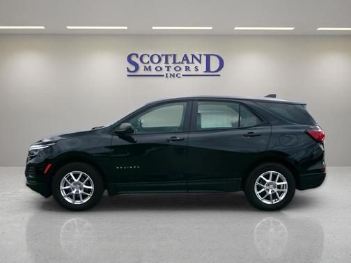 Mosaic Black Metallic 2024 Chevrolet Equinox LS
