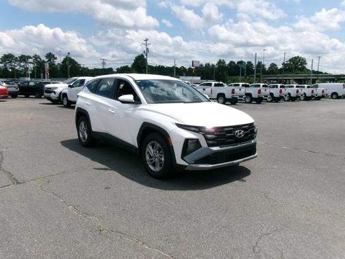 Serenity White Pearl 2025 Hyundai TUCSON SE