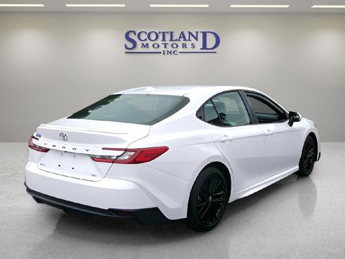 WHITE 2025 Toyota Camry XLE