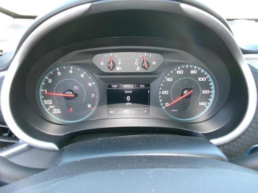 Summit White 2025 Chevrolet Malibu FWD 1LT