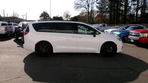 2025 Chrysler Pacifica Limited