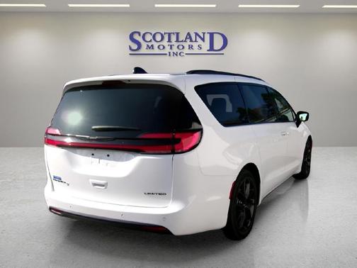 2025 Chrysler Pacifica Limited