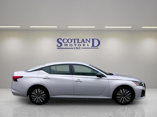 Brilliant Silver Metallic 2025 Nissan Altima 2.5 SV
