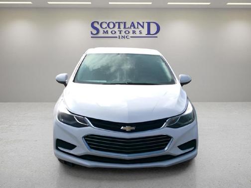 Summit White 2018 Chevrolet Cruze LT
