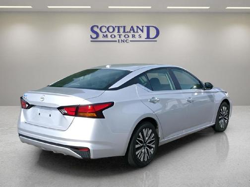 Brilliant Silver Metallic 2025 Nissan Altima 2.5 SV